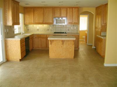 1679 Daniels St, Manteca, CA 95337 photo 2