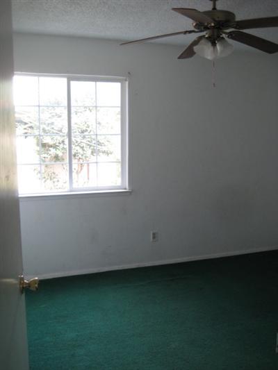 824 Herndon Rd, Modesto, CA 95351 photo 4