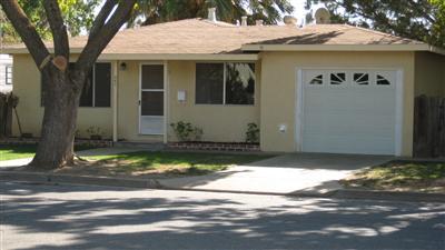 560 D St, Patterson, CA 95363 photo 1