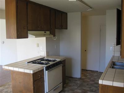 1401 Woodside Dr, Modesto, CA 95355 photo 2