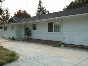 413 E Rumble Rd, Modesto, CA 95350 photo 1