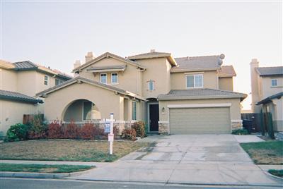 1328 Thoroughbred St, Patterson, CA 95363 photo 2