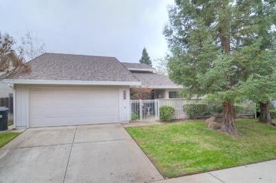 3305 Oak Stream Ct, Carmichael, CA 95608 photo 1