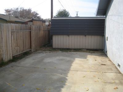34 E Wallis Ave, Gustine, CA 95322 photo 4