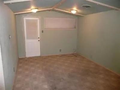 221 E 20th St, Tracy, CA 95376 photo 4