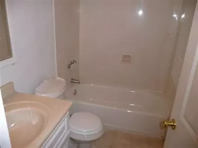 221 E 20th St, Tracy, CA 95376 photo 6