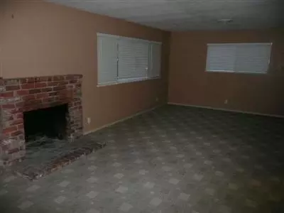 221 E 20th St, Tracy, CA 95376 photo 3