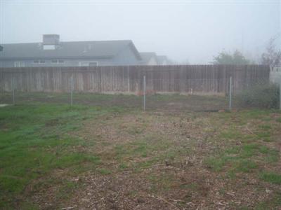 139 El Verano, Merced, CA 95341 photo 2