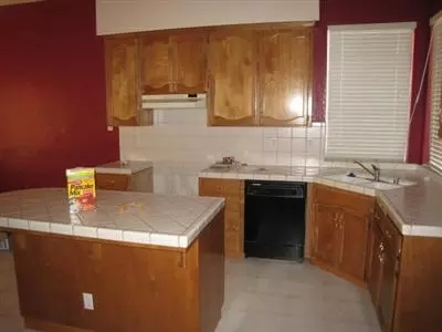 919 Park Ave, Manteca, CA 95337 photo 2