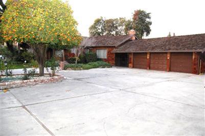 985 E North Bear Creek Dr, Merced, CA 95340 photo 3