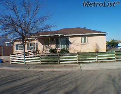 915 S Maple Ave, Manteca, CA 95337 photo 1