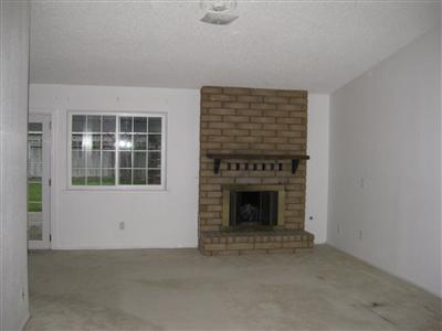 76 W Donna Dr, Merced, CA 95348 photo 2