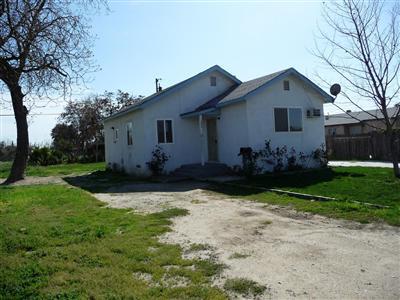 1904 D St, Livingston, CA 95334 photo 1