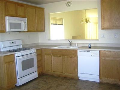 521 Fairmont Dr, Los Banos, CA 93635 photo 2