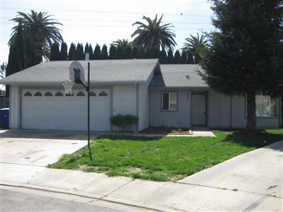 304 Hoffman Ct, Patterson, CA 95363 photo 1