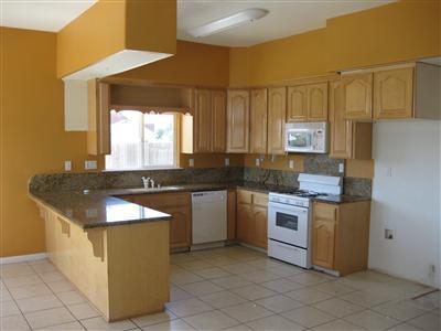 6381 Gertrude Ave, Winton, CA 95388 photo 2