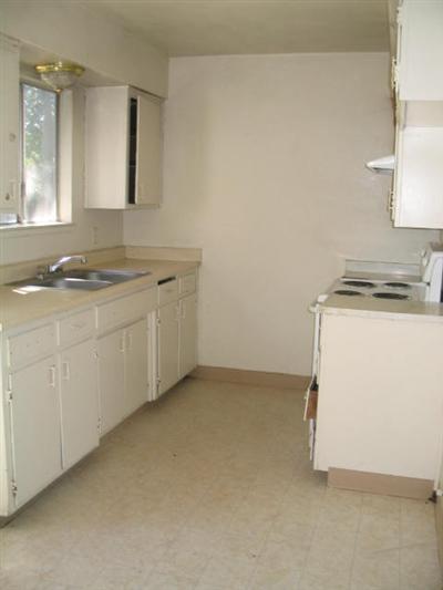 730 W 12th St, Merced, CA 95341 photo 3