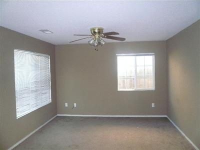 568 Saint Teresa St, Merced, CA 95341 photo 3