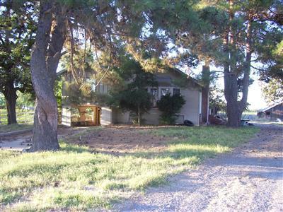 7080 W Carmellia Ave, Dos Palos, CA 93620 photo 2