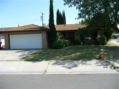 2144 W Pine St, Lodi, CA 95242 photo 1