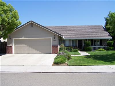 667 Helen Dr, Ripon, CA 95366 photo 1