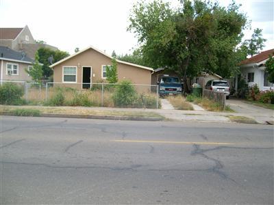 330 E Tokay St, Lodi, CA 95240 photo 1