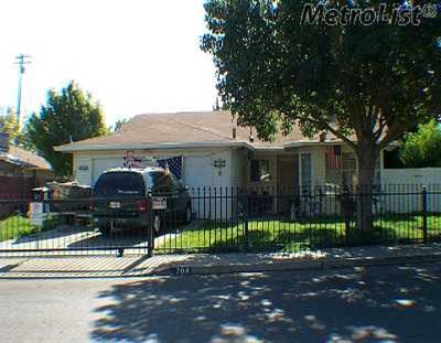704 Hammond St, Modesto, CA 95351 photo 1
