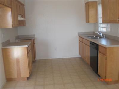 28 S Dana Ave, Planada, CA 95365 photo 3