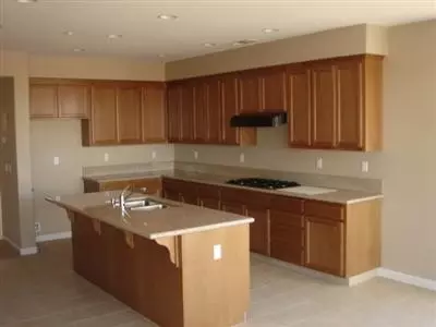 16450 Adobe Ct, Lathrop, CA 95330 photo 2