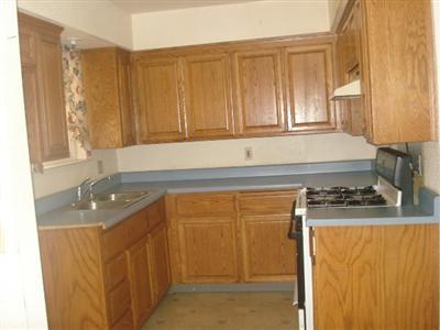 931 W St, Merced, CA 95341 photo 2