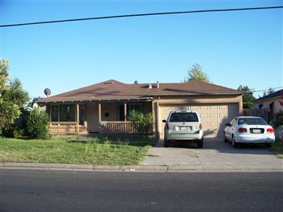 2704 Garrison St, Ceres, CA 95307 photo 1