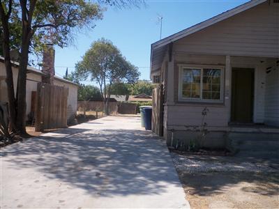738 W 12th St, Merced, CA 95341 photo 2