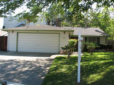 5700 Parkoaks Dr, Carmichael, CA 95608 photo 1