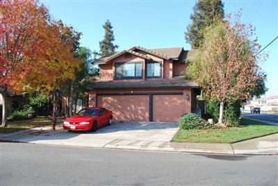 3925 Alessandro Ln, Modesto, CA 95356 photo 2