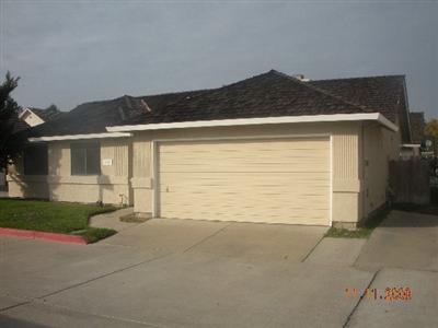 723 E Century Pl, Lodi, CA 95240 photo 1