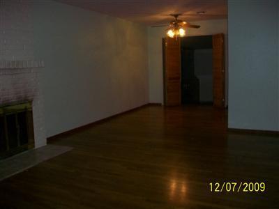 242 E Downs St, Stockton, CA 95204 photo 2