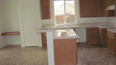 2124 St Peters Ct, Modesto, CA 95355 photo 4
