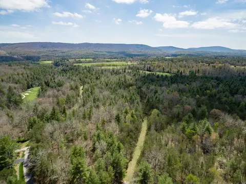 17 Menteith Ln, Crossville, TN 38558