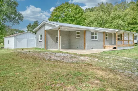1004 Walnut Ave, Celina, TN 38551