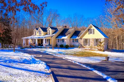 105 Charity Ln, Jamestown, TN 38556