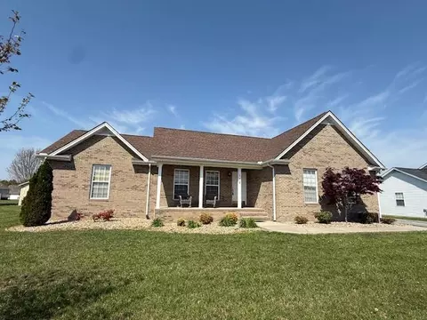 136 Prosperity Dr, Baxter, TN 38544 photo 1
