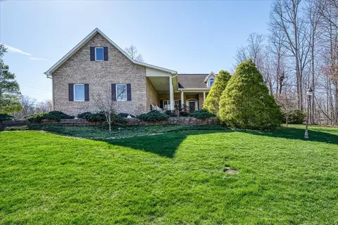 141 Mountain View Dr, Crossville, TN 38558