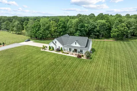 8275 Medlin Rd, Baxter, TN 38544 photo 1