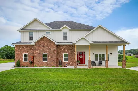 613 Blue Water Dr, Cookeville, TN 38506
