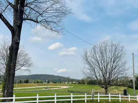 613 Hale St, Sparta, TN 38583