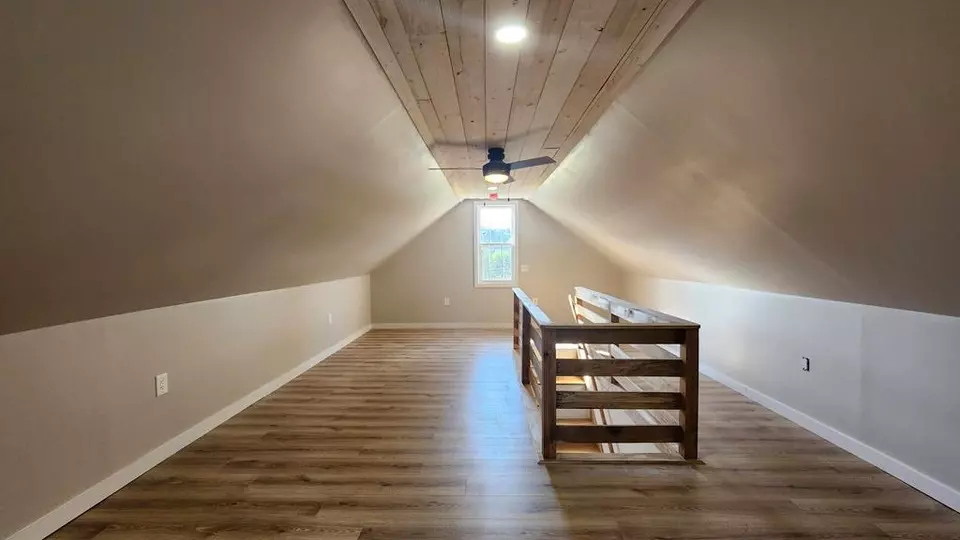 Entry Way - 544 Owsley St, Burkesville, KY 42717 photo 1 of 2
