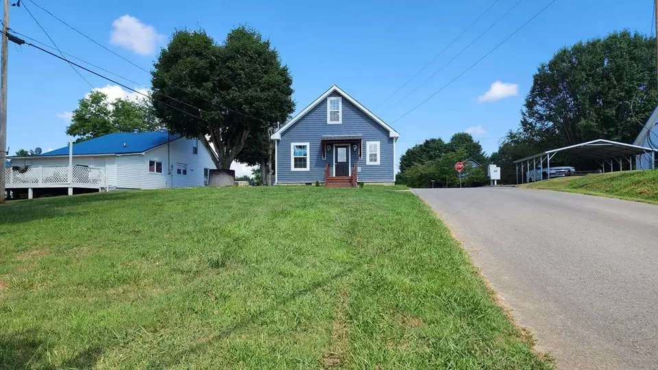 Exterior - 544 Owsley St, Burkesville, KY 42717 photo 3 of 6