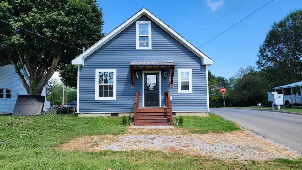 Exterior - 544 Owsley St, Burkesville, KY 42717 photo 4 of 6