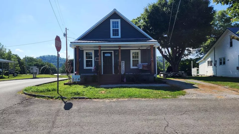 Exterior - 544 Owsley St, Burkesville, KY 42717 photo 1 of 6