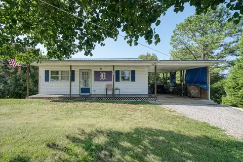 3049 Three Island Rd, Walling, TN 38587